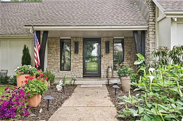 4811 Lees Summit RD, Kansas City, MO 64136