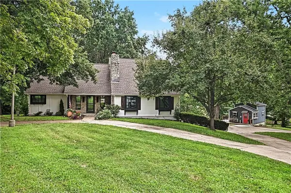 4811 Lees Summit RD, Kansas City, MO 64136