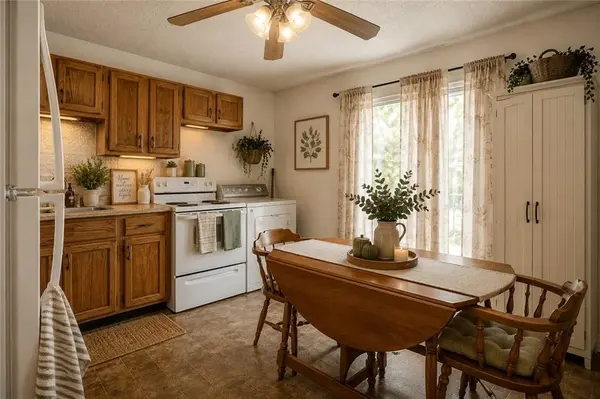 1304 N Indian LN, Independence, MO 64056