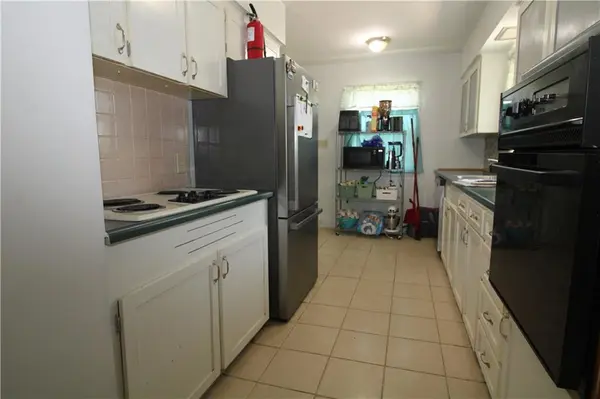 2307 Valley Brook LN, St Joseph, MO 64503