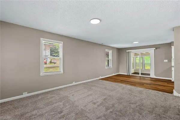 4209 Arlington AVE, Kansas City, MO 64133