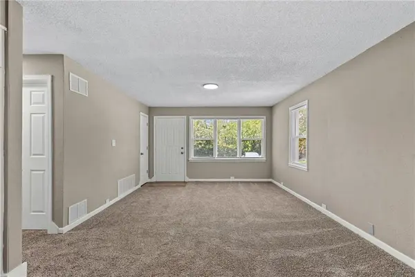 4209 Arlington AVE, Kansas City, MO 64133