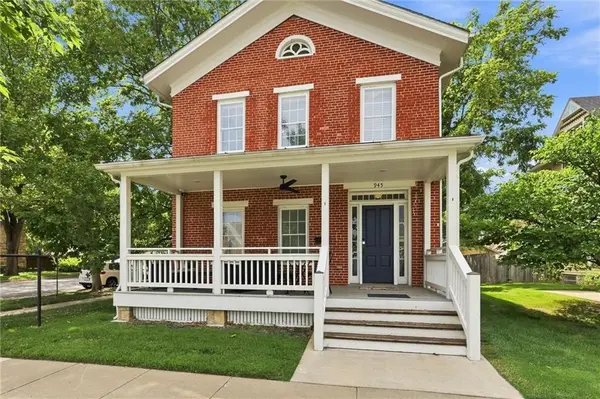 945-945 1/2 Kentucky ST, Lawrence, KS 66044