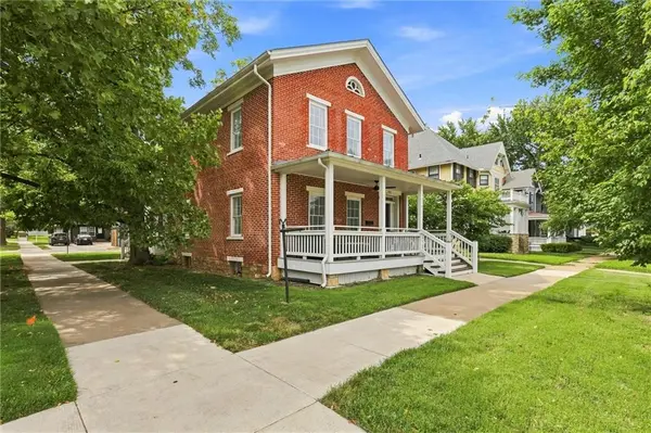 945-945 1/2 Kentucky ST, Lawrence, KS 66044