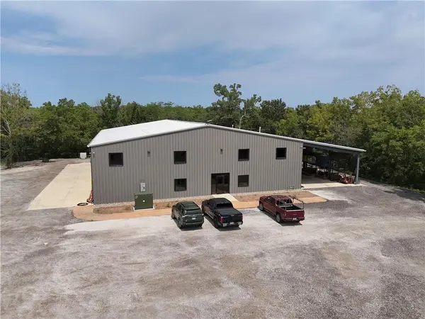 955 SE County Road AA HWY, Blue Springs, MO 64014