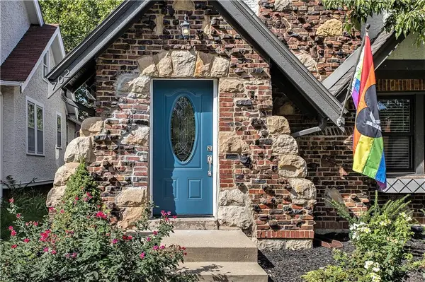 702 E 71 TER, Kansas City, MO 64131