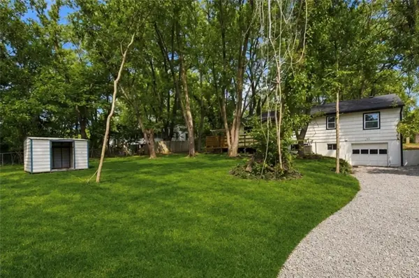 1724 S Trail Ridge DR, Independence, MO 64050