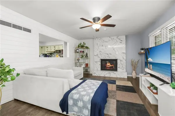 200 SW 20th TER, Oak Grove, MO 64075