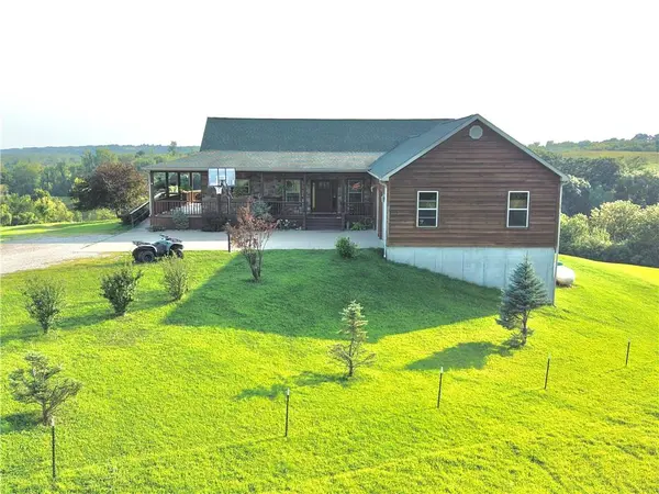 954 Tioga Rd RD, Wathena, KS 66090