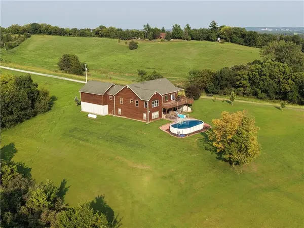 954 Tioga Rd RD, Wathena, KS 66090