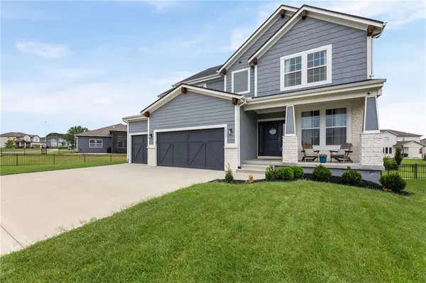 5837 Belmont DR, Shawnee, KS 66226