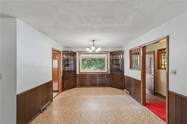 1506 Tamara DR, St Joseph, MO 64506