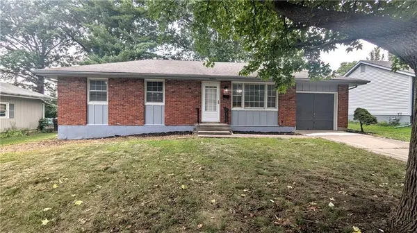 4002 S Hocker AVE, Independence, MO 64055