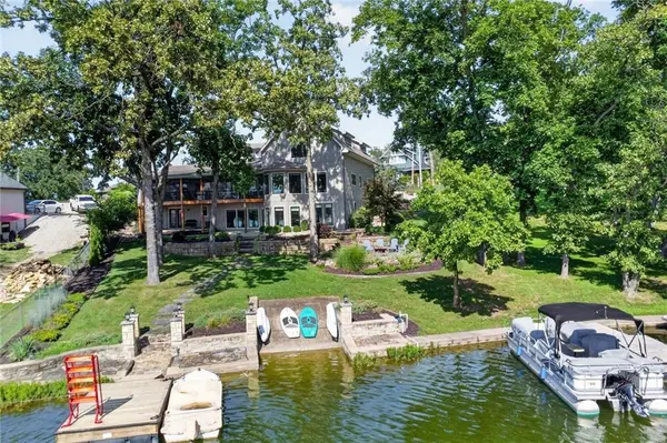 7400 NW Whipple LN, Weatherby Lake, MO 64152
