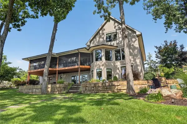 7400 NW Whipple LN, Weatherby Lake, MO 64152