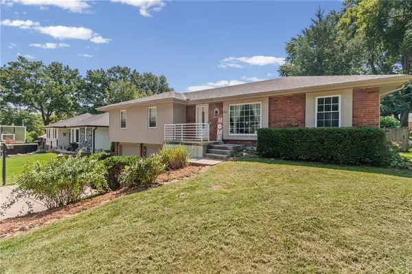 413 Pershing ST, Liberty, MO 64068