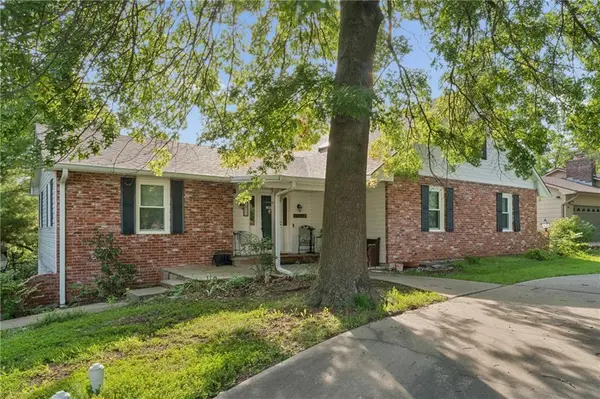 1411 Northfield Park BLVD, Warrensburg, MO 64093