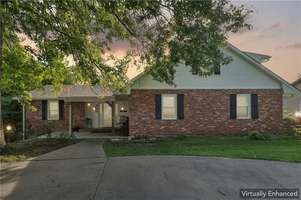 1411 Northfield Park BLVD, Warrensburg, MO 64093