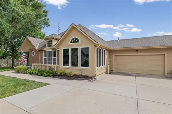 15261 S Symphony DR #3503, Olathe, KS 66062