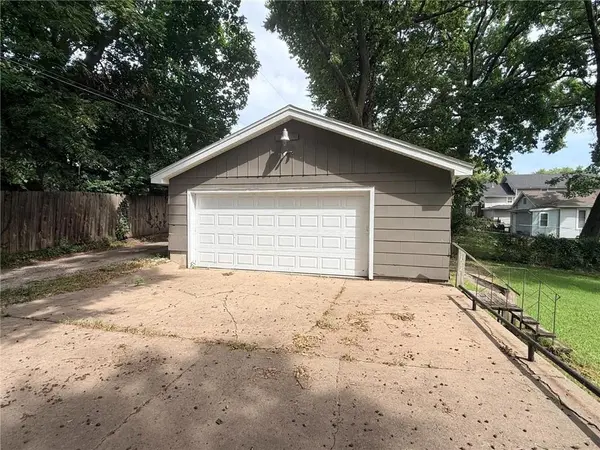 1418 6TH AVE, Leavenworth, KS 66048
