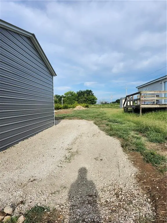26 Shady LN, Linn Valley, KS 66040