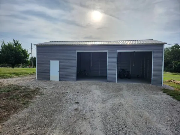 26 Shady LN, Linn Valley, KS 66040