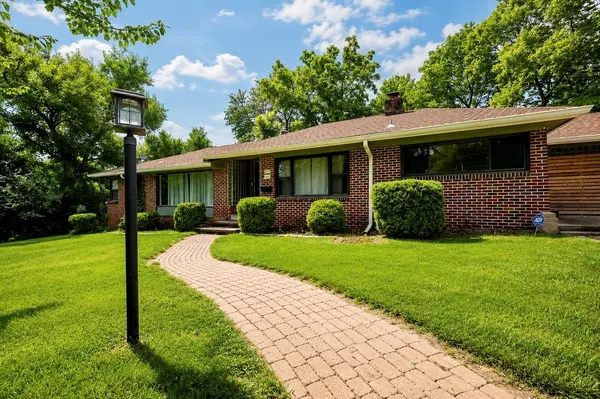 221 E 97th ST, Kansas City, MO 64114