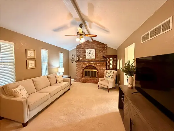 700 SW 24th ST, Blue Springs, MO 64015