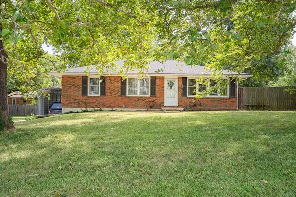 903 West ST, Tonganoxie, KS 66086