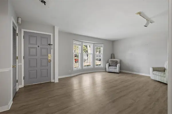 9523 Connell DR, Overland Park, KS 66212