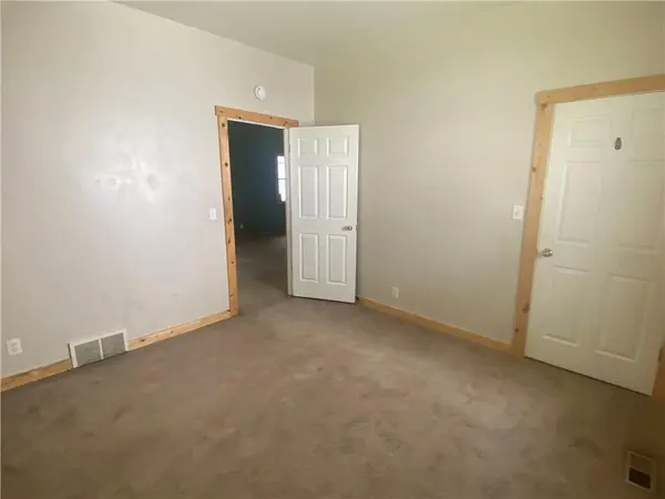 3810 Terrace AVE, St Joseph, MO 64504
