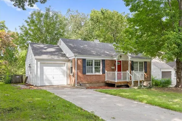 114 W Pocahontas LN, Kansas City, MO 64114