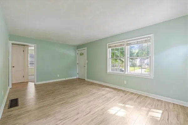 114 W Pocahontas LN, Kansas City, MO 64114