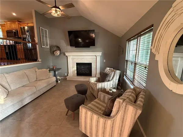 7224 E 163rd TER, Belton, MO 64012