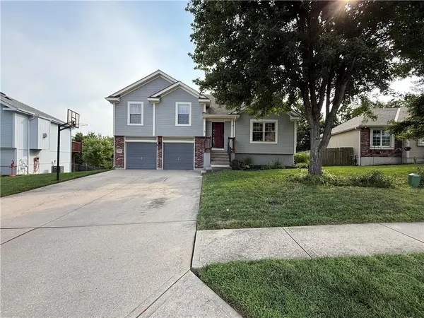 7224 E 163rd TER, Belton, MO 64012