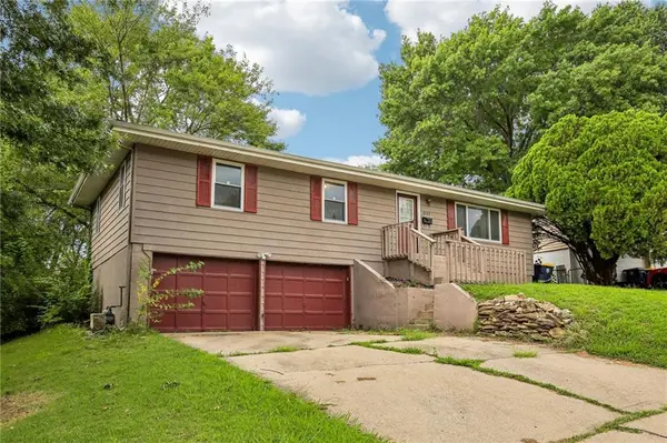 5104 N Smalley AVE, Kansas City, MO 64119