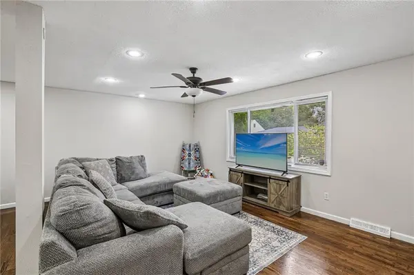 5104 N Smalley AVE, Kansas City, MO 64119