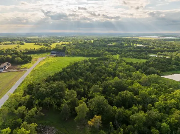 Lot 5 Timber Ridge DR, Peculiar, MO 64078