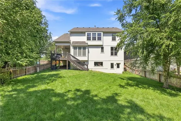 18569 W 165th ST, Olathe, KS 66062