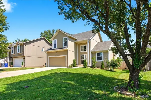 1012 N Clinton ST, Olathe, KS 66061