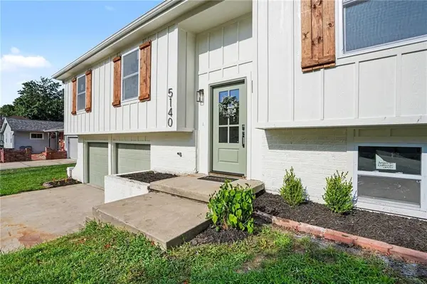 5140 Garnett ST, Shawnee, KS 66203