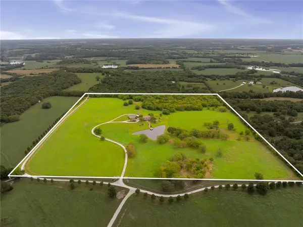32921 S Ridgeview Farm RD, Drexel, MO 64742
