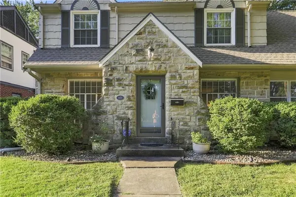 601 E 74th ST, Kansas City, MO 64131