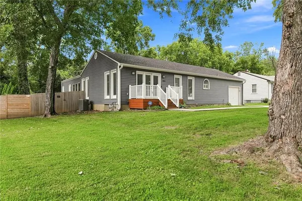 3522 N Lister AVE, Kansas City, MO 64117
