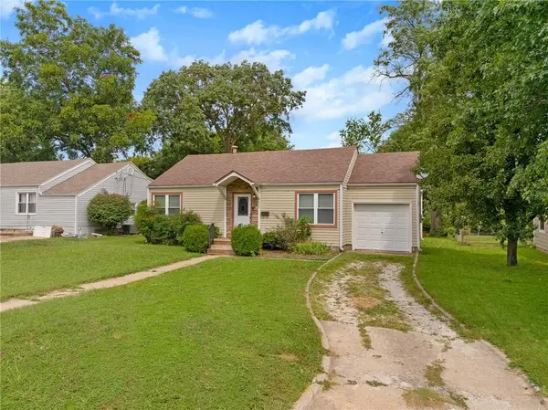 329 E 12th ST, Ottawa, KS 66067