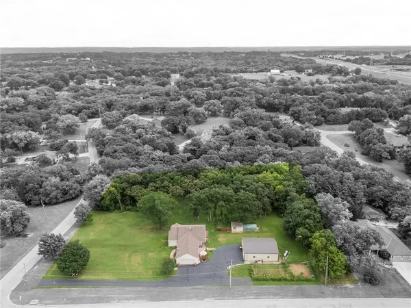 32435 W 91st ST, De Soto, KS 66018