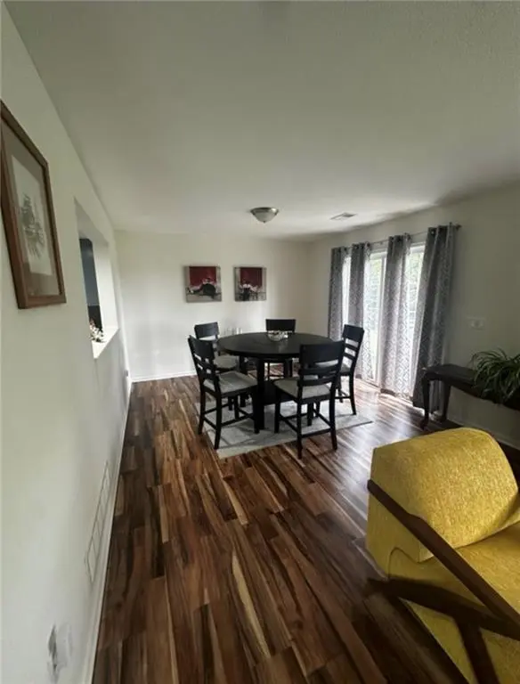625 E Spring AVE, Bonner Springs, KS 66012