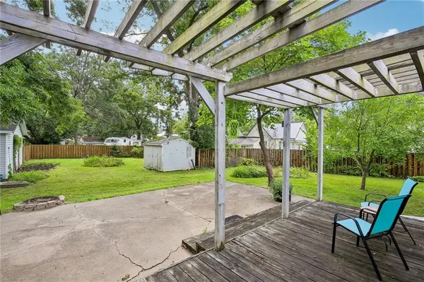 104 N 6th ST, Clinton, MO 64735