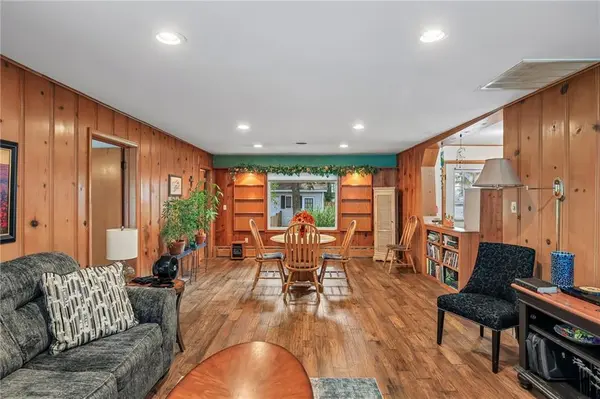 104 N 6th ST, Clinton, MO 64735