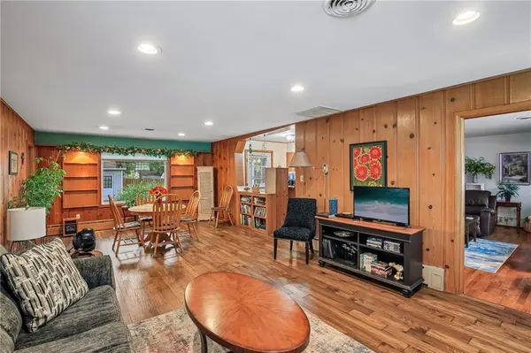 104 N 6th ST, Clinton, MO 64735
